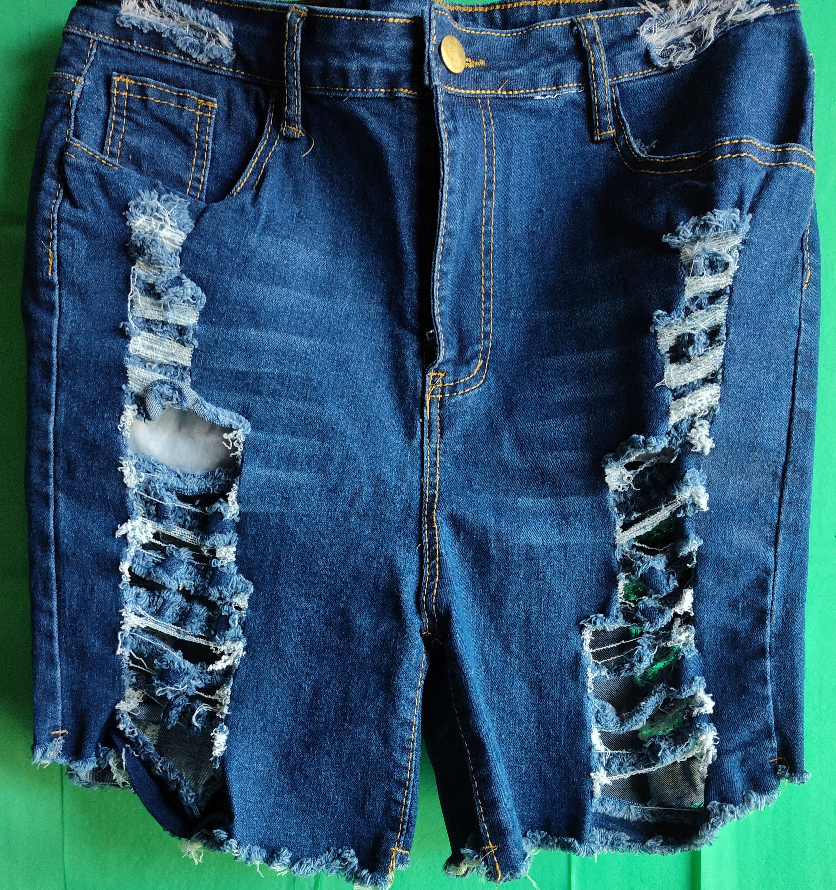 Distressed Short