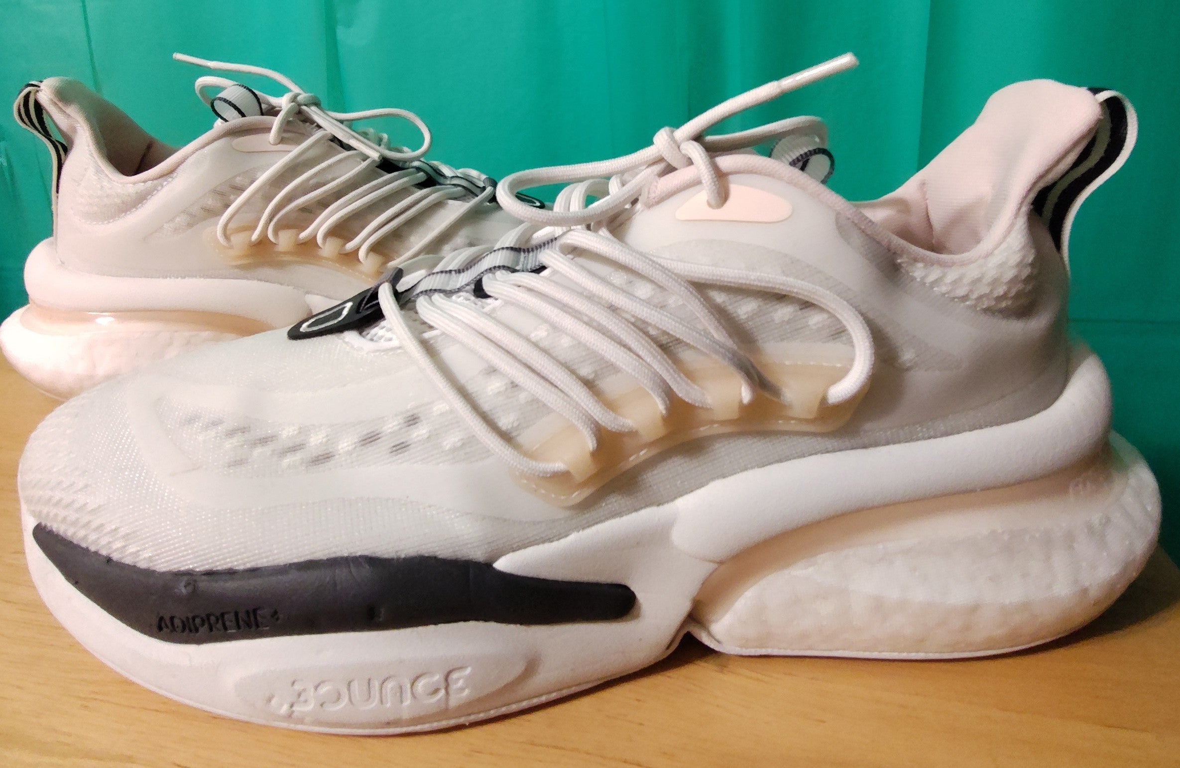 ADIDAS Alphaboost V1